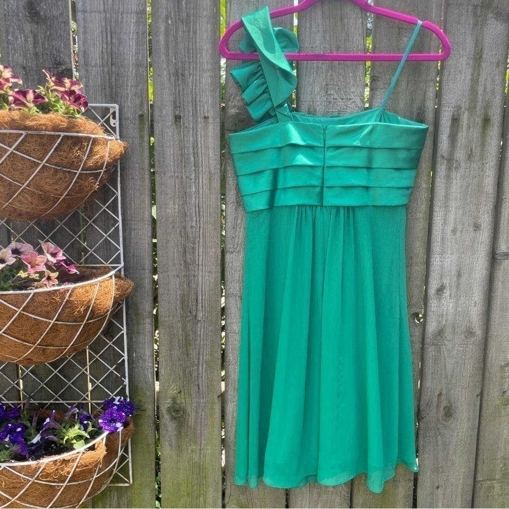 Max and Cleo Green Chiffon Spiral One Shoulder Mini Dress - Picture 6 of 9
